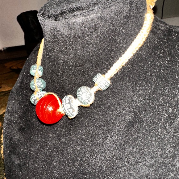 Beautiful handmade hemp necklace with turquoise and amber stones - Picture 4 of 8